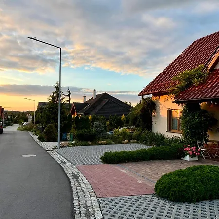 Wisniowy Sad - I W Spokojnej Okolicy, Blisko Dworca Pkp I Pks