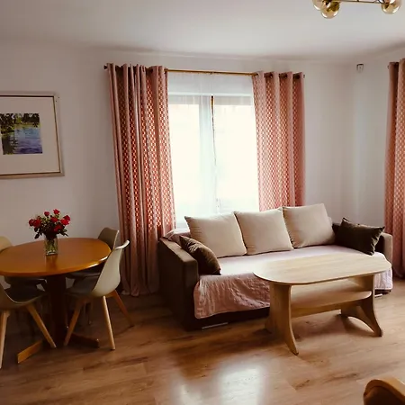 Apartman Wisniowy Sad - I W Spokojnej Okolicy, Blisko Dworca Pkp I Pks