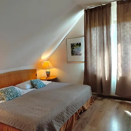 Wisniowy Sad - I W Spokojnej Okolicy, Blisko Dworca Pkp I Pks Apartman Kudowa-Zdrój