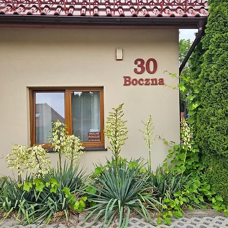 Apartman Wisniowy Sad - I W Spokojnej Okolicy, Blisko Dworca Pkp I Pks Kudowa-Zdrój