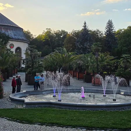 Διαμέρισμα Wisniowy Sad - I W Spokojnej Okolicy, Blisko Dworca Pkp I Pks Kudowa-Zdrój